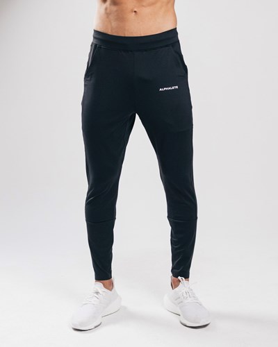 Alphalete 4-Way Stretch Jogger Mustat | 904RJPWEI
