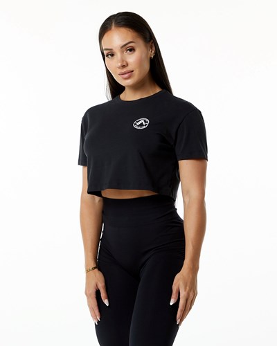 Alphalete Fitted Performance Lyhyt Sleeve Crop Mustat | 396VECQZW