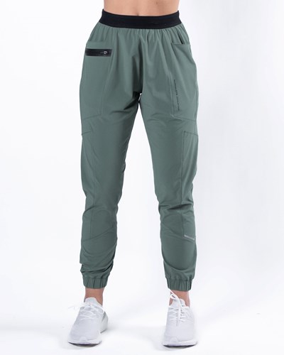 Alphalete Woven 4-Way Stretch 28" Pant Vihreä | 756VOZRDB